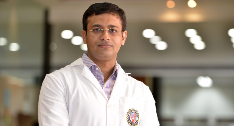 Looking for the best orthopedic surgeon in Vijay Nagar, Indore? Expert care for joint pain, knee replacement, hip replacement, and arthritis.